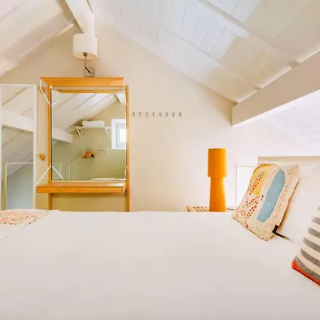 Loft Vermelho Acolhedor Na Graca -autentica Joia De Lisboa