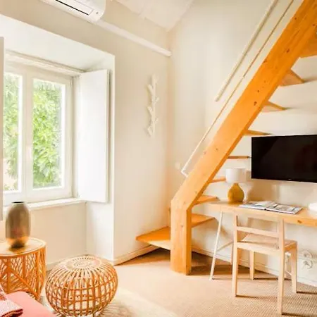 Loft Vermelho Acolhedor Na Graca -autentica Joia De Daire *