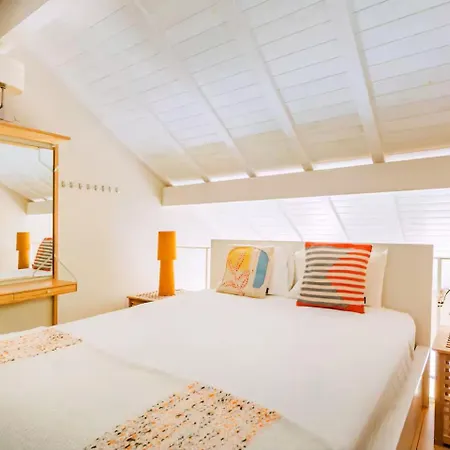 Loft Vermelho Acolhedor Na Graca -autentica Joia De Daire *