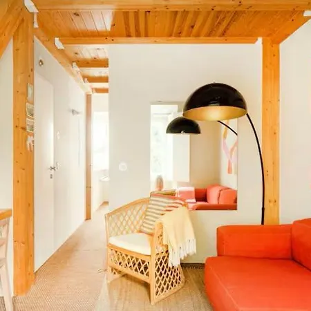 Daire Loft Vermelho Acolhedor Na Graca -autentica Joia De Lisboa