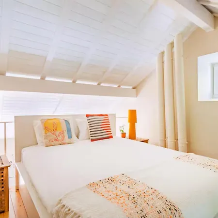 Daire Loft Vermelho Acolhedor Na Graca -autentica Joia De