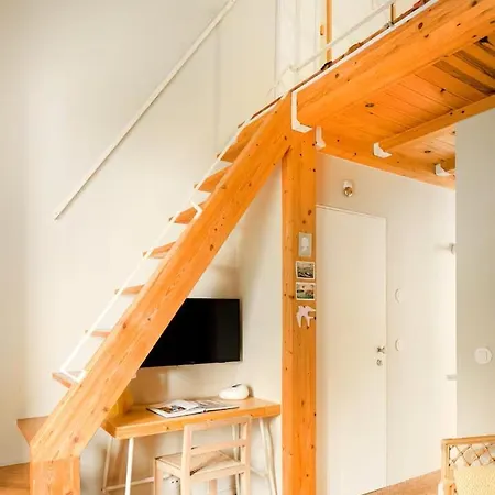 Daire Loft Vermelho Acolhedor Na Graca -autentica Joia De Lisboa